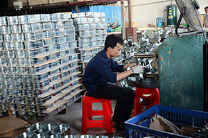 Point welding is a method for connecting the handle and body for galvanized trug.