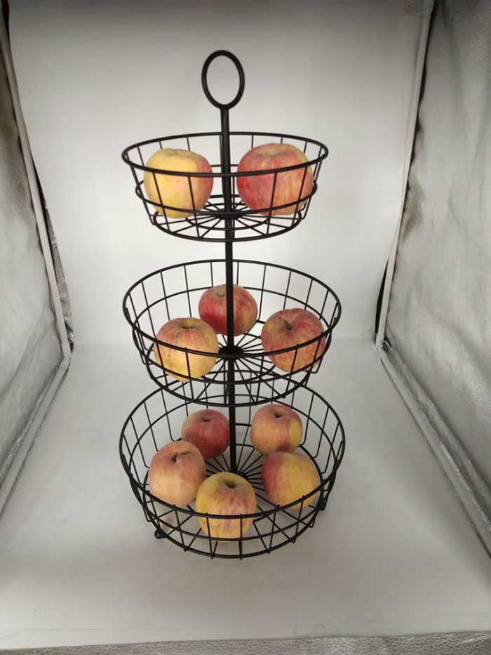This 3-tier metal wire fruit basket has enough space for variety of fruits, show the fruits in tiers of different wire tray clearly.