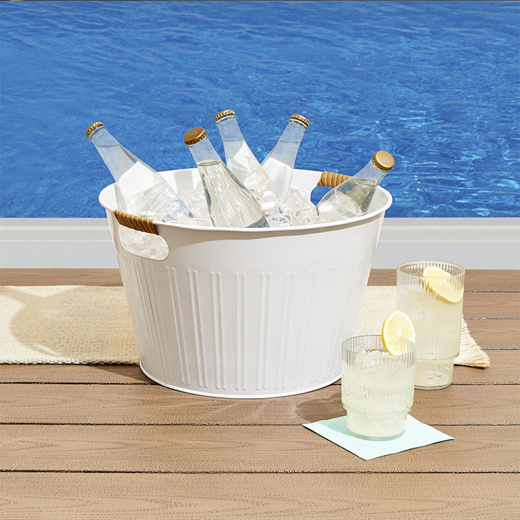 White Galvanized Metal Home Farmhouse Decor Ice Tub Multifunctional Ice Bucket Beverage Tub for Parties Events