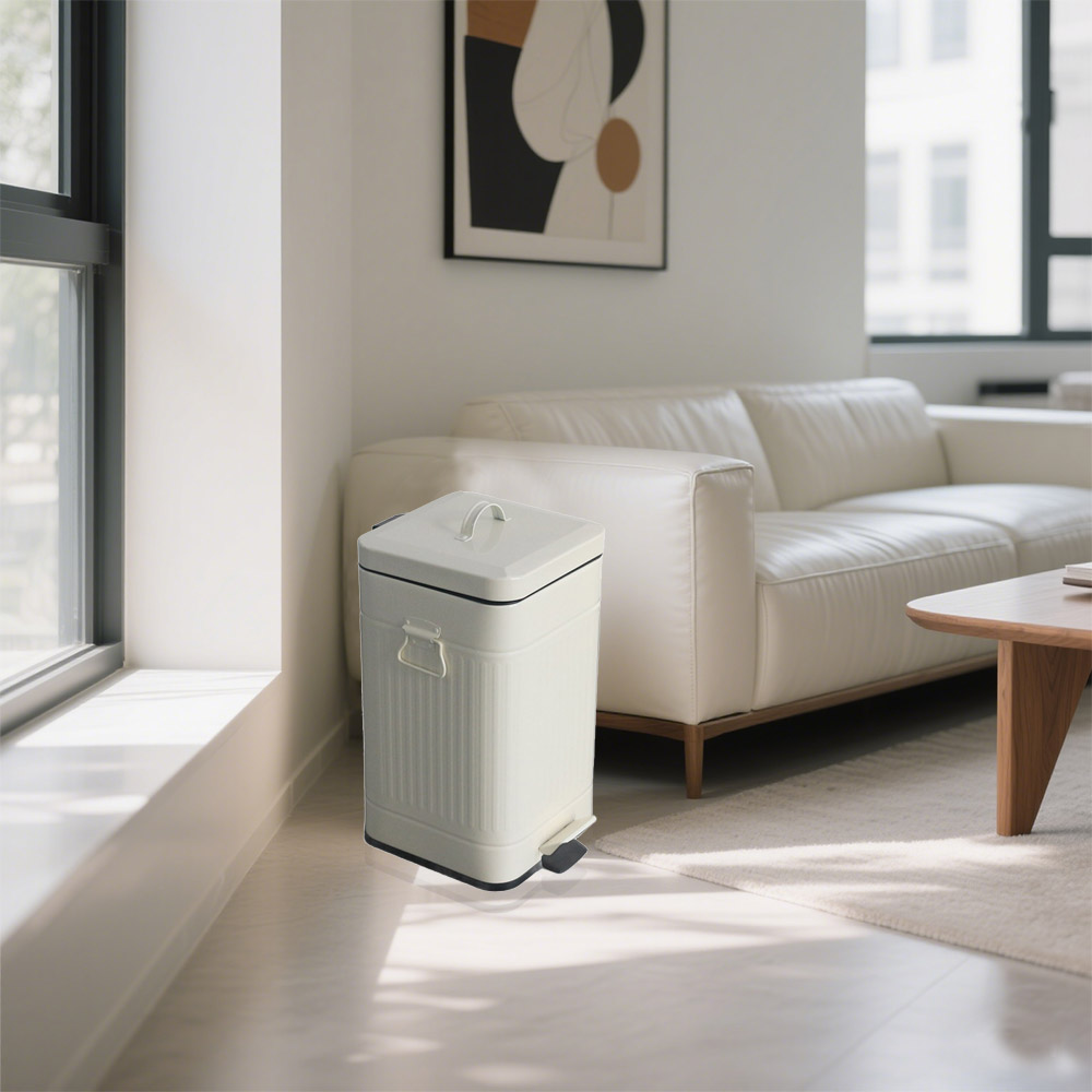 trash can 10.jpg