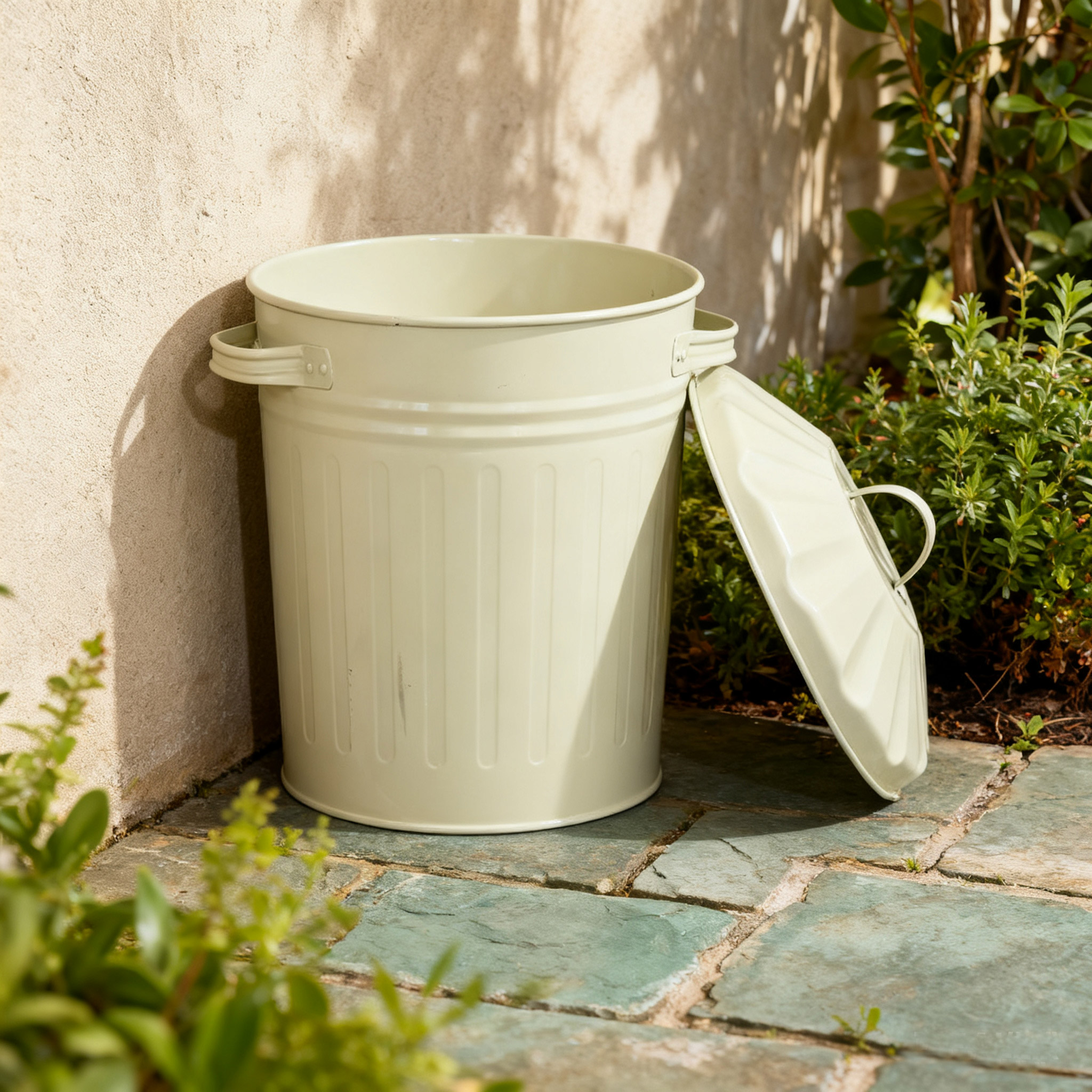Why Galvanized Metal Trash Cans Are Still the Most Reliable Waste Solution